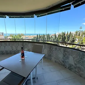 Amplia Terraza Con Maravillosas Vistas Muy Cerca De La Playa , Torremolinos Spain